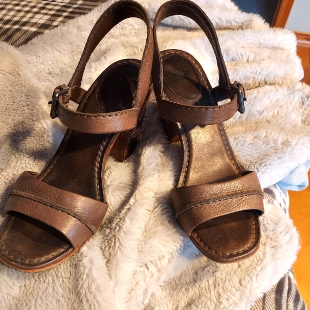Frye leather heeled sandals